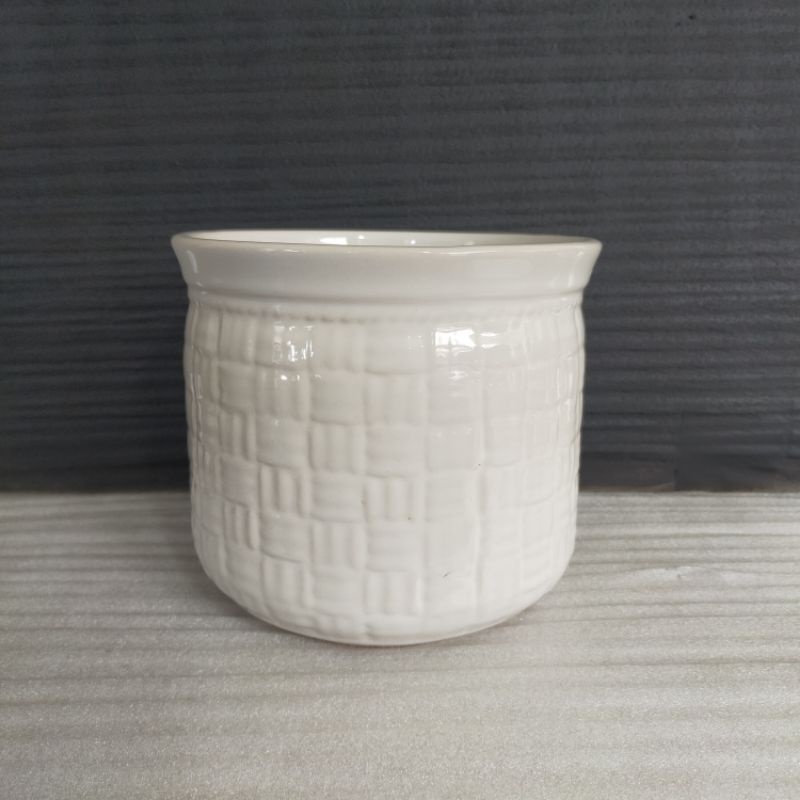 POT KERAMIK BUNDAR BESAR WARNA PUTIH
