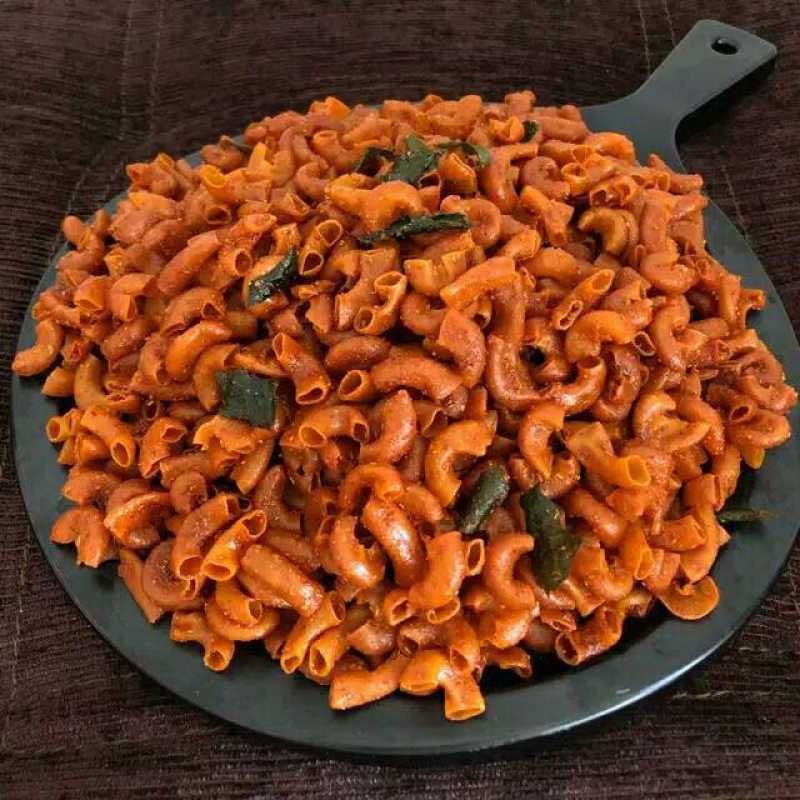 

MAKARONI BANTET MACARONI BANTET RASA PEDES DAUN JERUK 1 KG