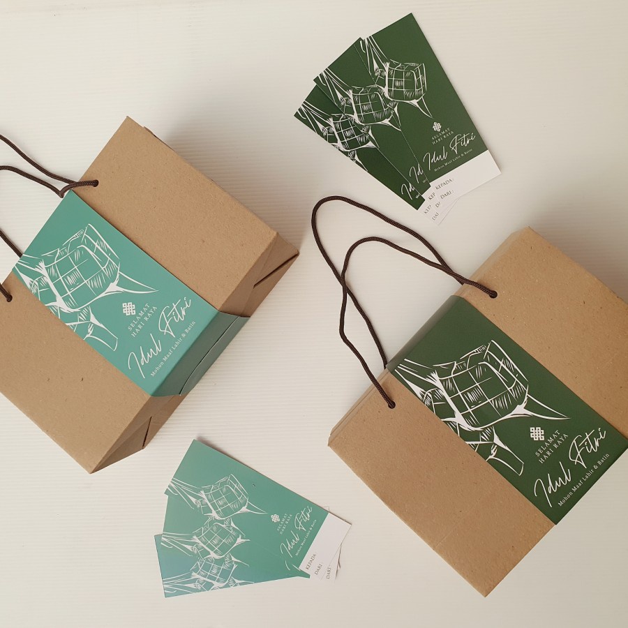 

(5 pcs) Goodie Bag Kemasan Hampers Lebaran Tas Kardus Tenteng Packaging Box Kue Ukuran 20x9x14 cm Paperbag Bungkus Kemasan Cookies