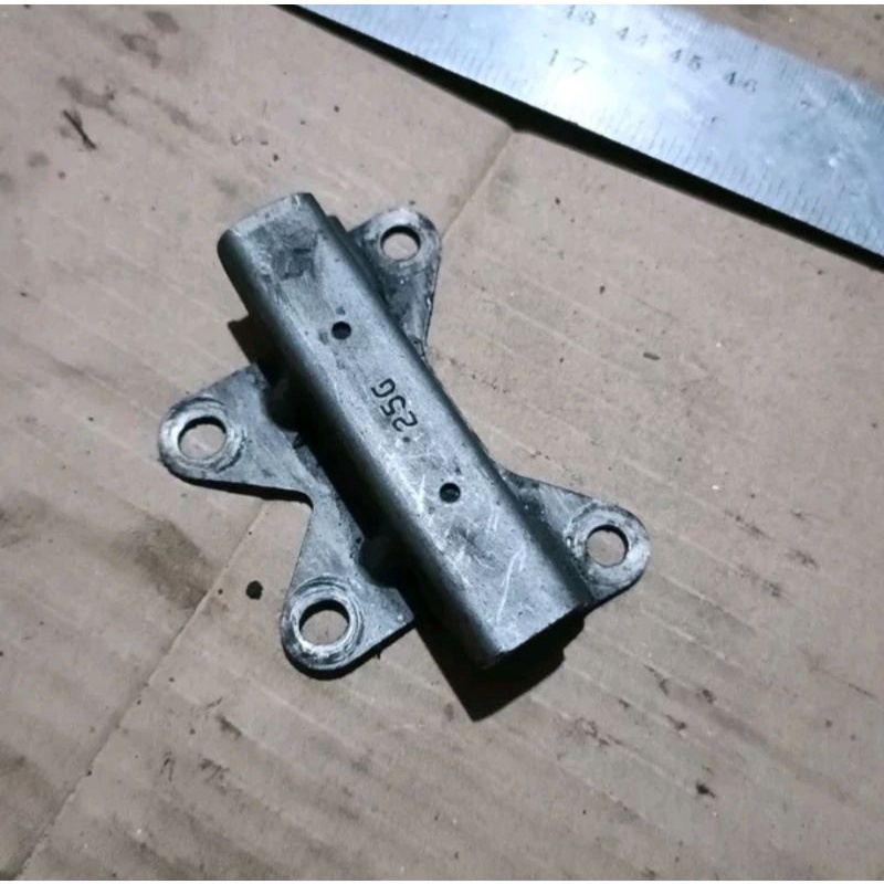 plat brecket dudukan penahan tahanan rantai rante keteng ori original satria f fu karbu bekas