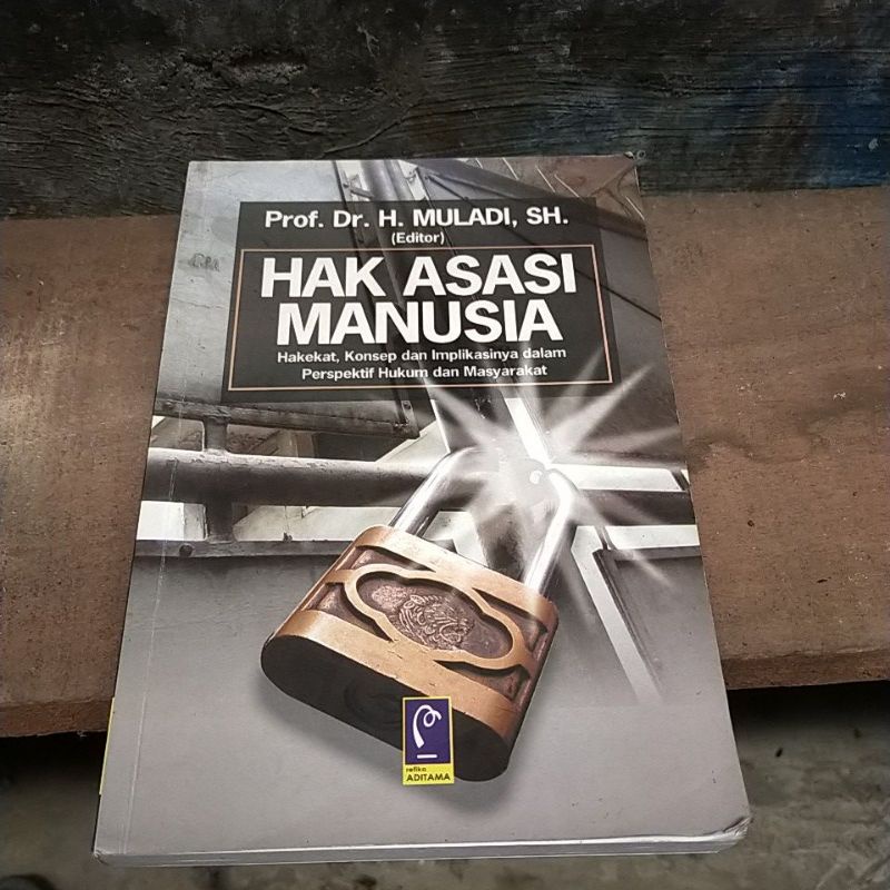 

buku hak asasi manusia