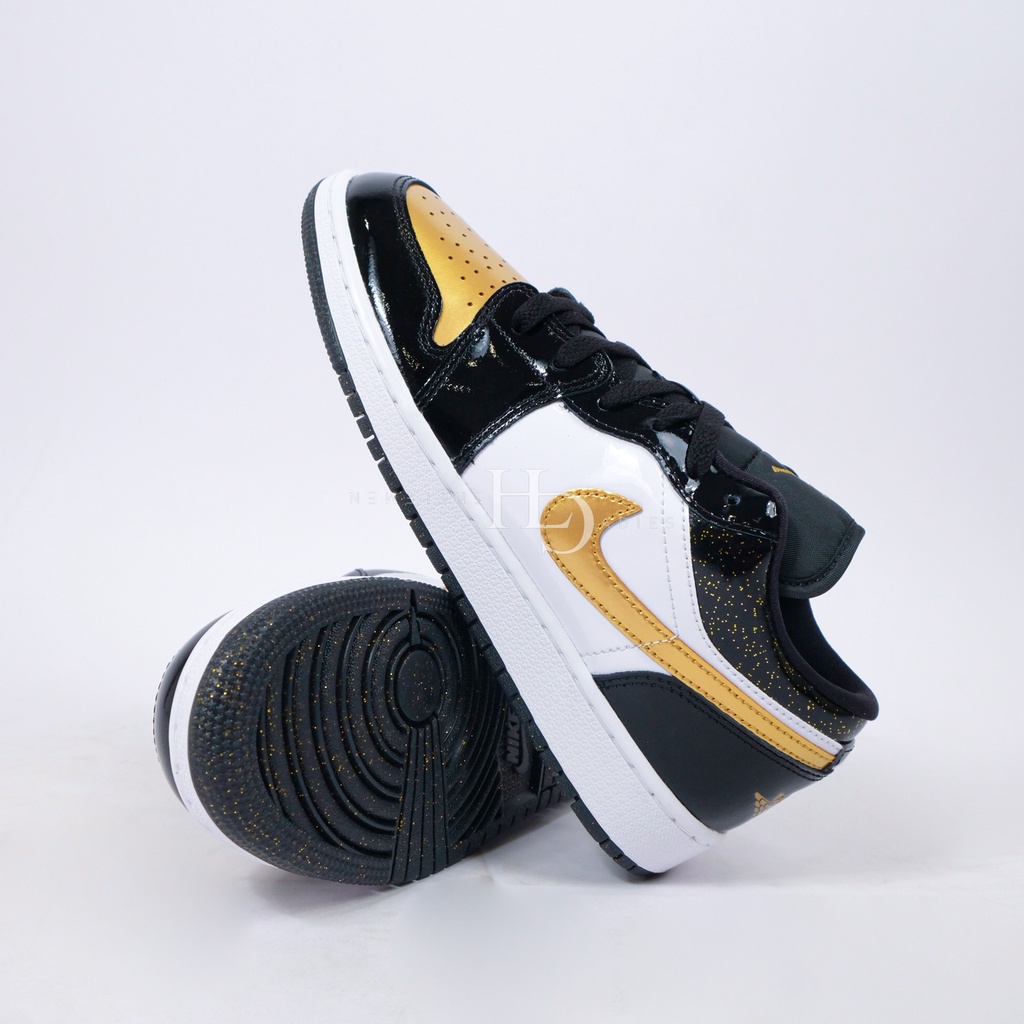 Air Jordan 1 Low SE Gold Toe (GS) DR6970-071