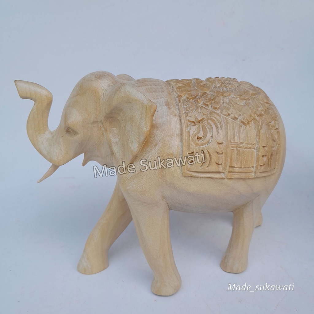 Patung kayu gajah berjalan 18cm kerajinan tangan ukiran handmade bali