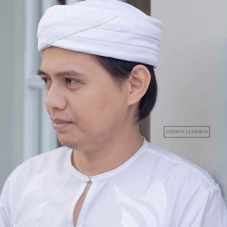 MENARIK Peci Imamah, Peci blankon, Peci sunan, Peci Songkok