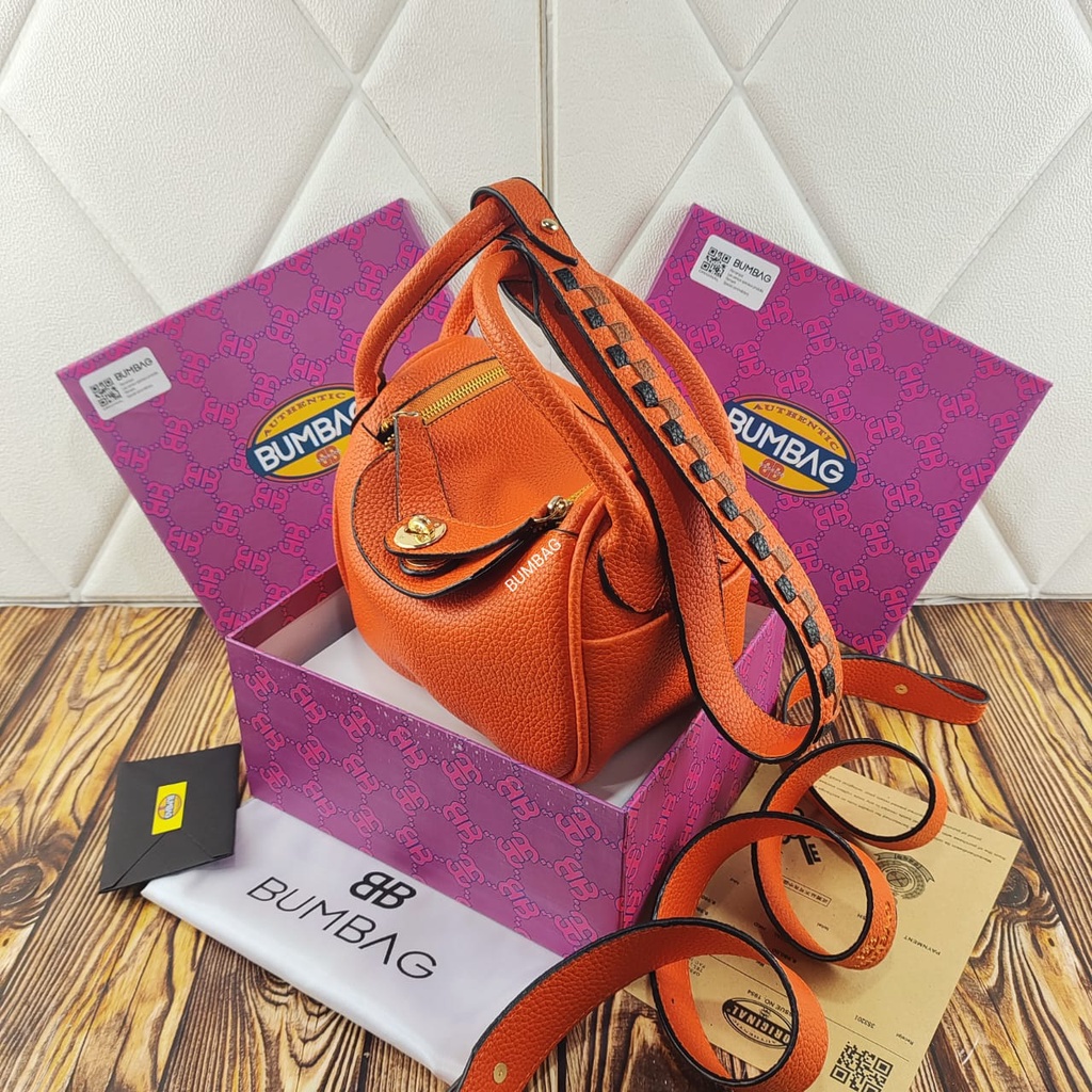 BUMBAG - TAS LIND TOGO IMPORT (FREEBOX) UK 21CM / TAS IMPORT - Tas wanita Li ndi bahan togo 21x20 - TAS IMPORT LINDE KEPANG JUMBO FREE BOX 2 TALI PREMIUM BAHAN KULIT JERUK MIRROR BAG GROSIRAN SLEMPANG SANDANG VIBELLESHOPBAGS 191554