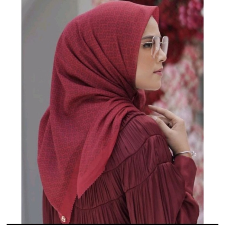 tapis red buttonscarves