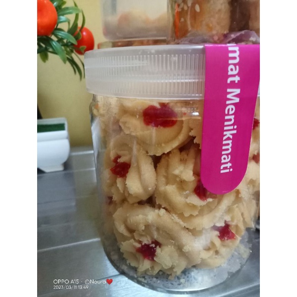 

kue semprit lumer di mulut