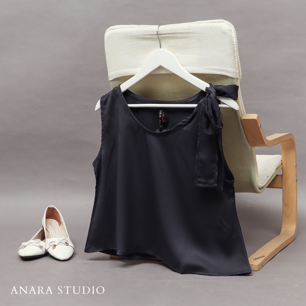 Kinara Sleeveless Blouse