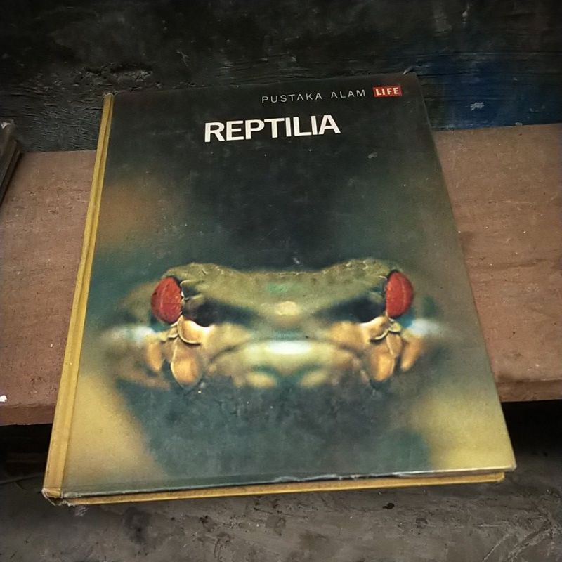 

buku pustaka alam reptil
