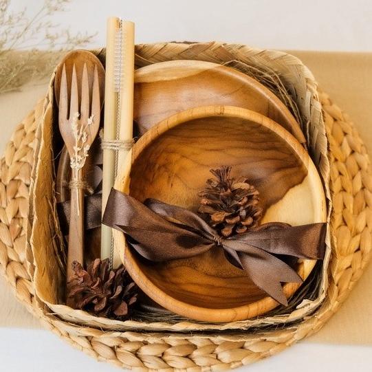 

Ivana / Hampers Kayu Jati / Hampers Lebaran / Hampers Wedding / Kado Storlinida