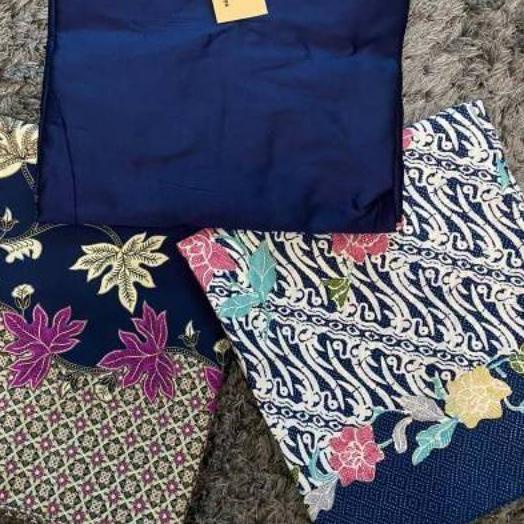 ✰ SET BAJU KURUNG IRIANA ←