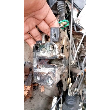 doorlock kanan belakang timor