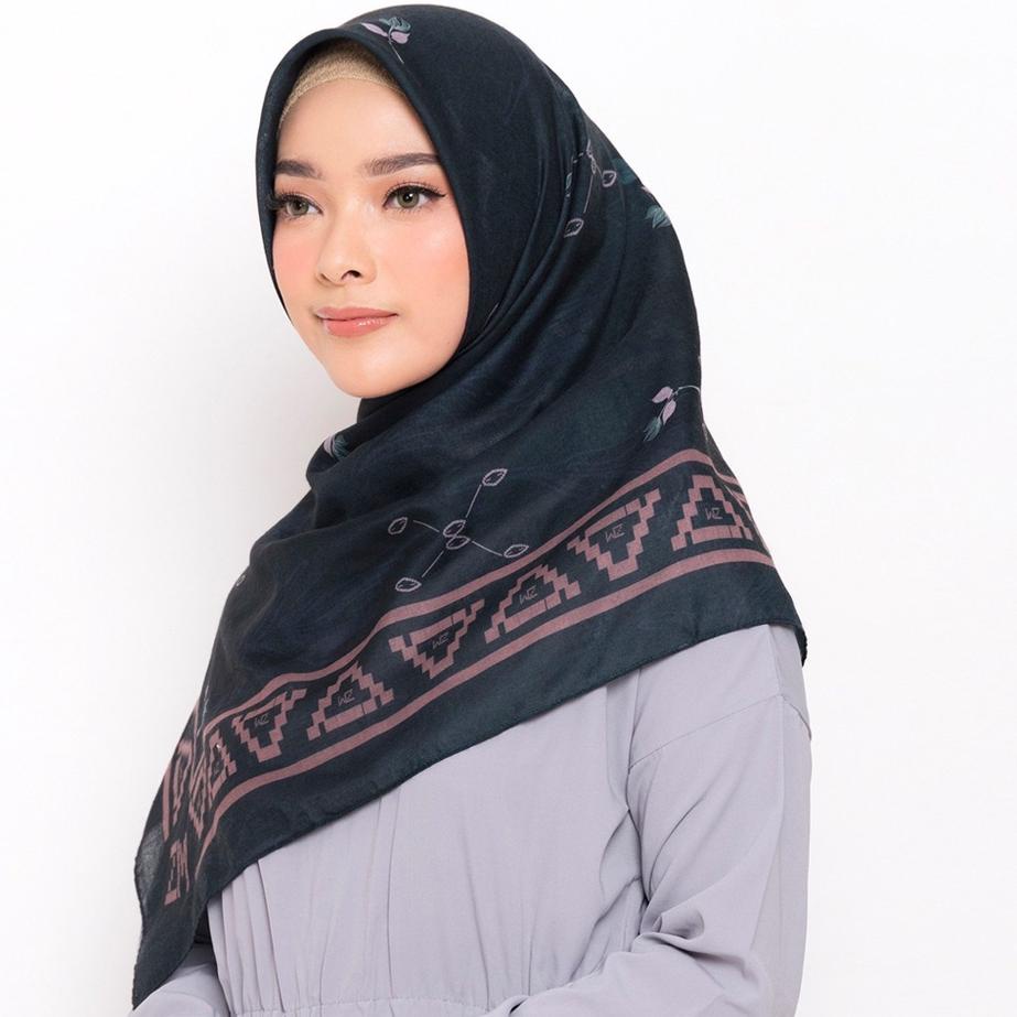 12.12 sale ZM Zaskia Mecca - Kayu Aro Black Scarf Kerudung Segi Empat gas 