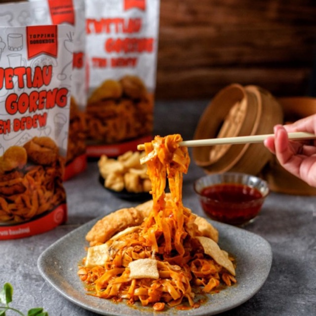 Kwetiau Goreng Teh Dedew Sambal Geprek Asli Bandung