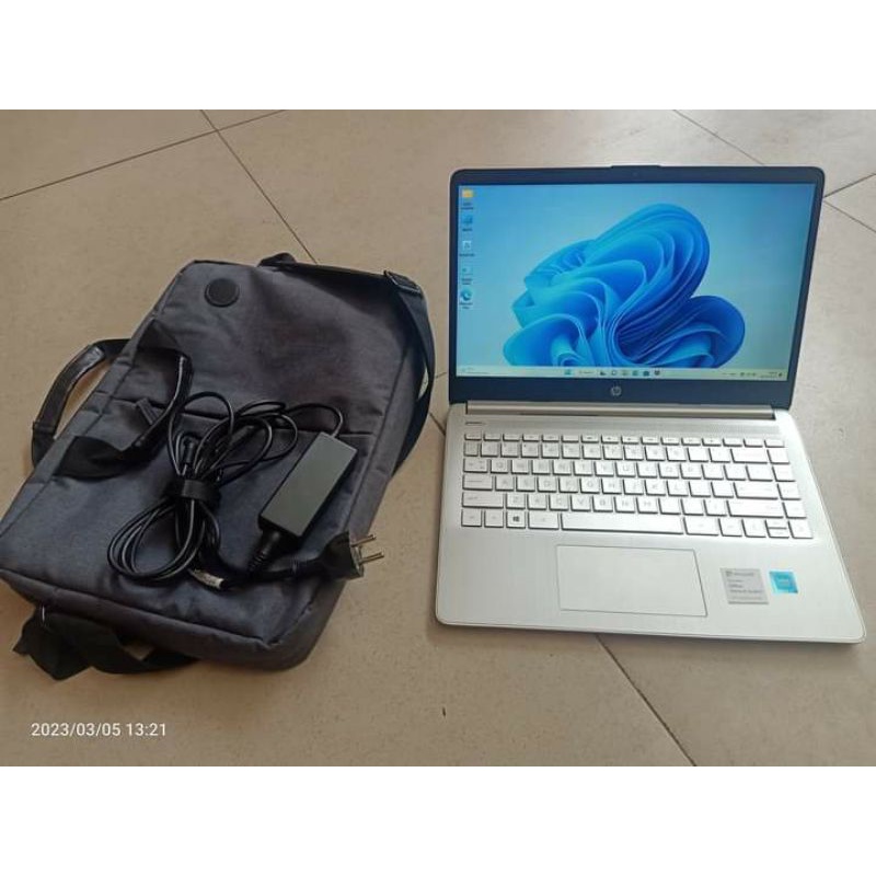 baru 5bln Laptop HP 14. Kondisi Gress Seperti Baru Garansi On SSD 512
