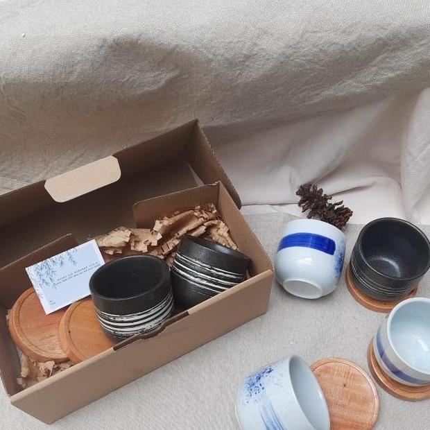 

Ocha Cup Hampers (Hampers Idul Fitri/Parcel Lebaran/Kado Pernikahan) Wayang.Groceserry