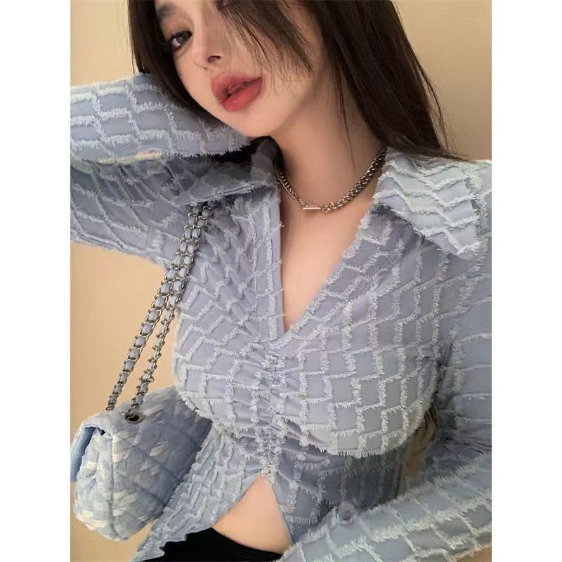 Red Gadis Seksi V-Leher Lengan Panjang Kemeja Wanita Musim Semi 2023 Desain Baru Plaid Slim Fit dan Tipis Kepribadian Top Pendek