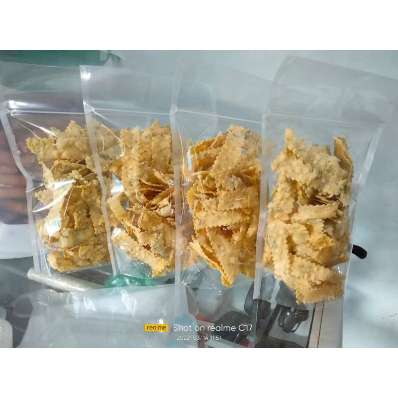 

kerupuk Bombay/kerupuk pangsit kemasan 100gr