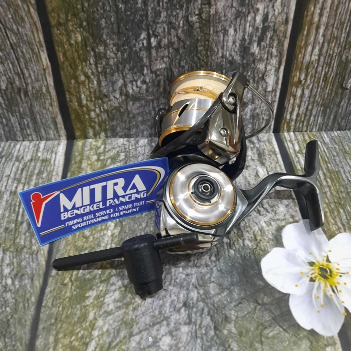 Kunci Monocoque pembuka body reel daiwa luvias exsist 3000 4000 ORIGINAL