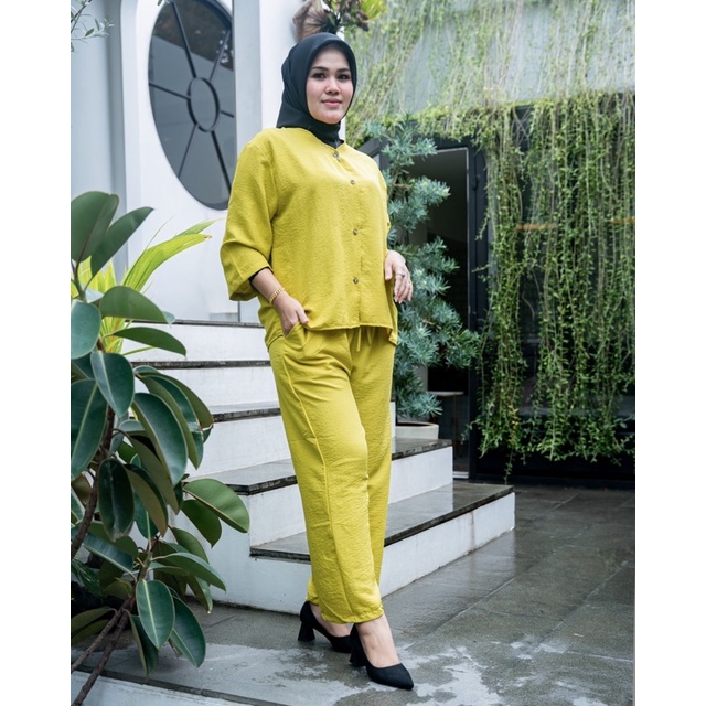 JOSHIN Olive Oneset Crinkle Button - Setelan Blouse Kemeja Kancing