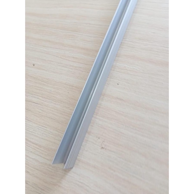 .........] LIST ALUMUNIUM U HARDCASE lis u siku u alumunium hard case 1.5 meter