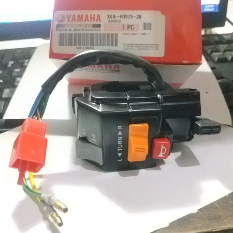 SAKLAR HOLDER KIRI SEN FORCE 1 FIZR / 3XA-H3973-20