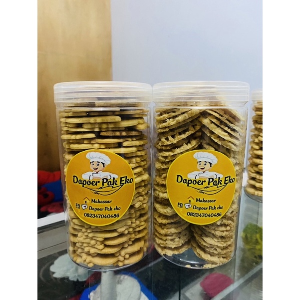 

Cemilan khas makassar