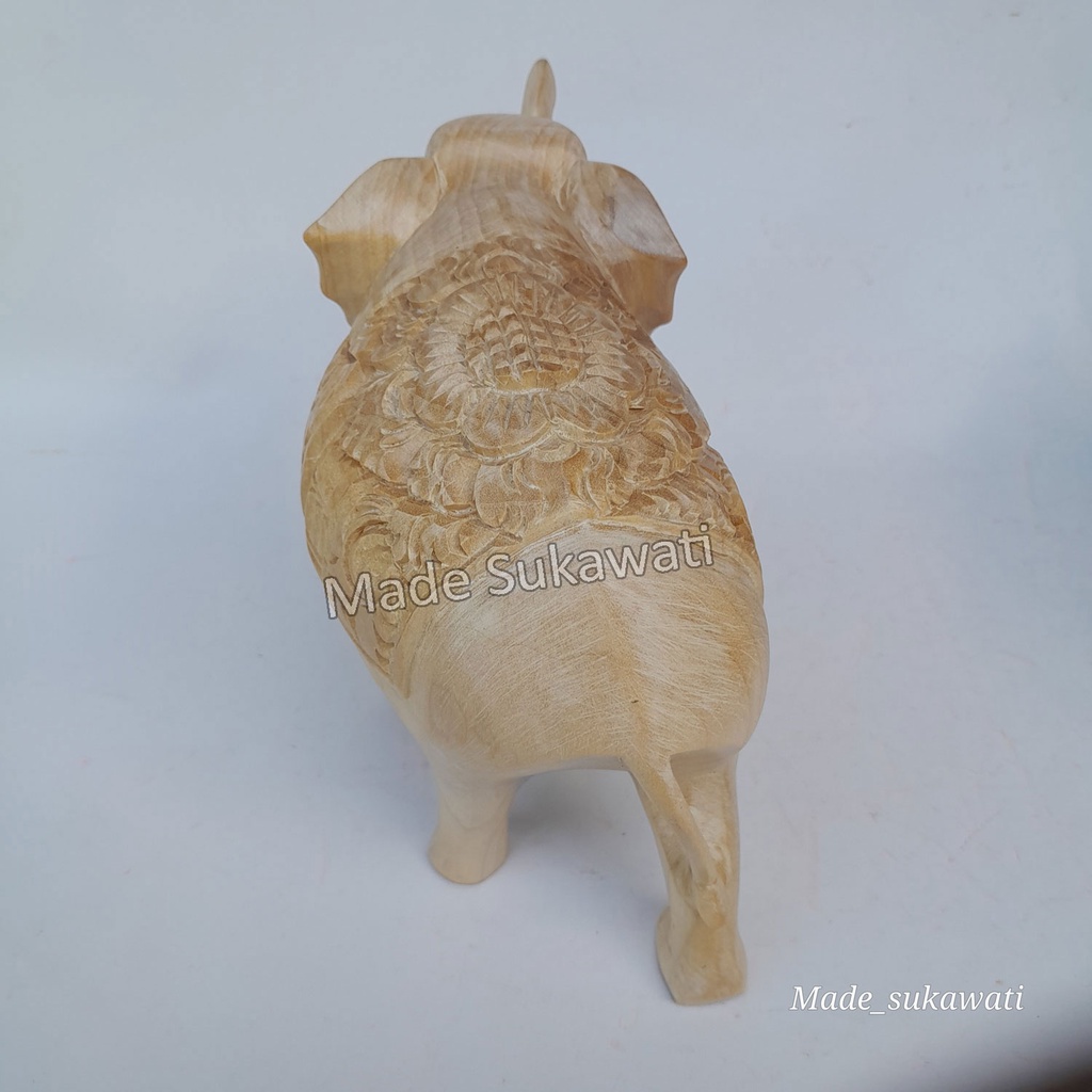 Patung kayu gajah berjalan 18cm kerajinan tangan ukiran handmade bali