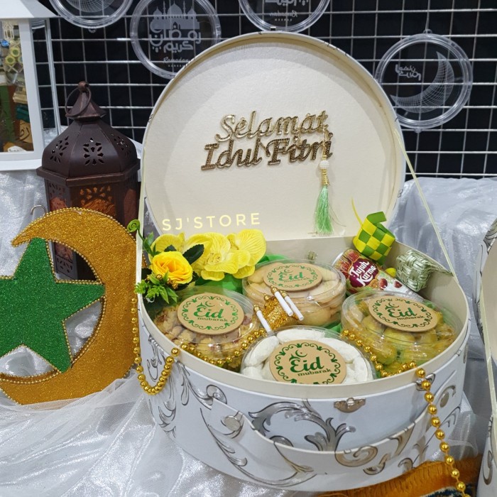

PAKET BOX HAMPERS LEBARAN KUE KERING TOPLES MURAH 26