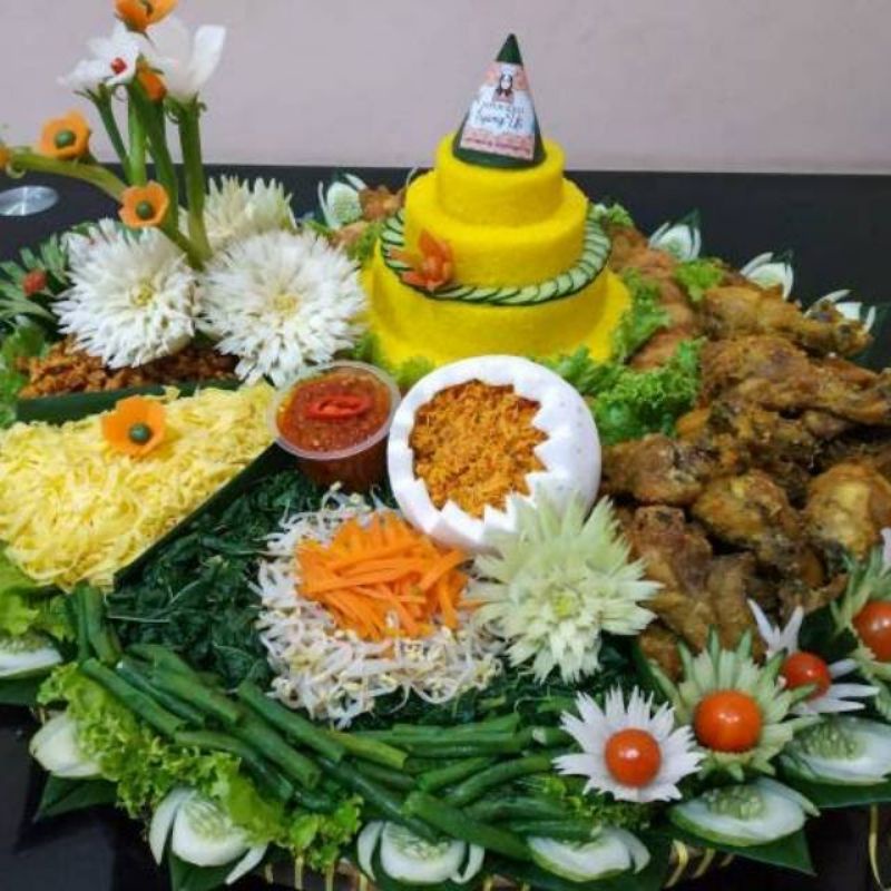 

tumpeng rumahan. nasi kuning/nasi liwet/nasi kebuli dll. start from 200k