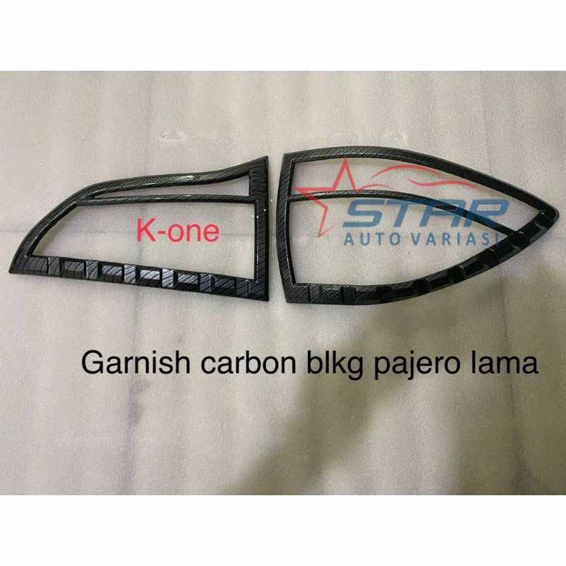 Garnish lampu belakang carbon Pajero lama.