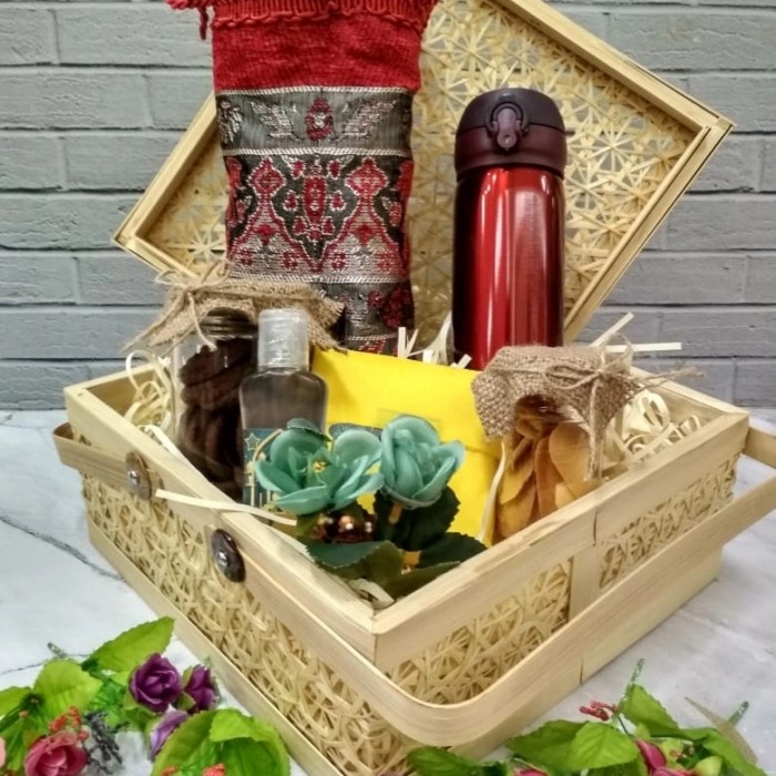

PARSEL HAMPERS LEBARAN