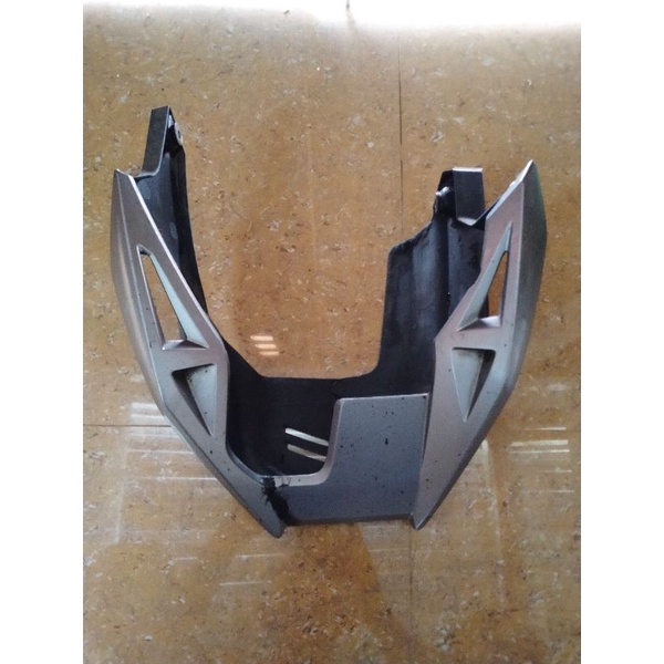 Cover Penutup Mesin Honda New CB150R V2 Tahun 2016-2017,Undercowl 64322-K15-930 ABU ABU Metalik ORI 