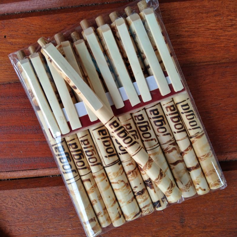 

Paket Souvenir isi 10 pcs pulpen unik bambu motif Jogja Souvenir Malioboro oleh oleh khas Yogyakarta