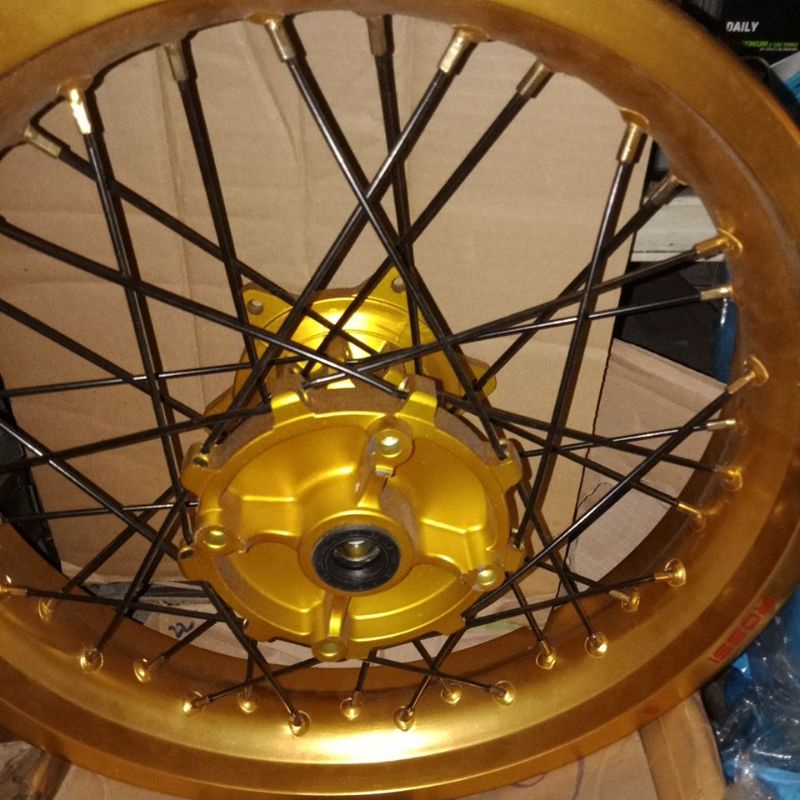 Wheelset Plus Ban Maxxis warna GOLD CRF 150L