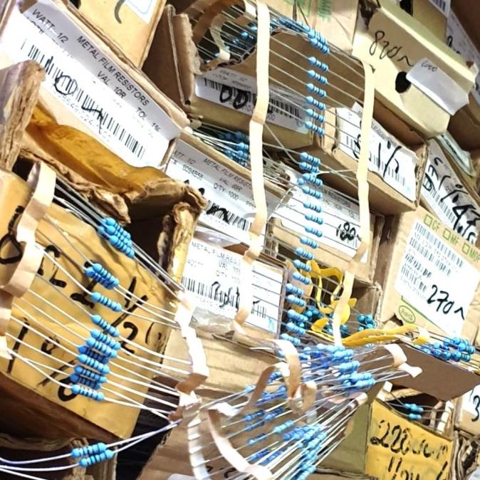 (15 pcs) Resistor metal film 1% 0.5W 1/2 W 1.8ohm 1.8 ohm pcmelektr812 Segera Dapatkan