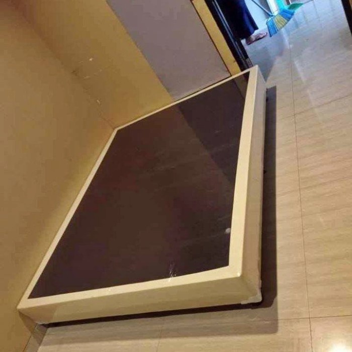 Tempat Divan 180X200 Tanpa Sandaran