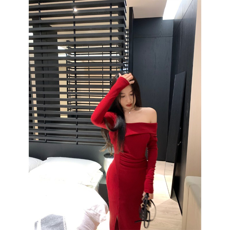 Red Perancis seksi strapless gaun lengan panjang wanita musim semi panjang rok merah temperamen tas celah pinggang pinggul rok