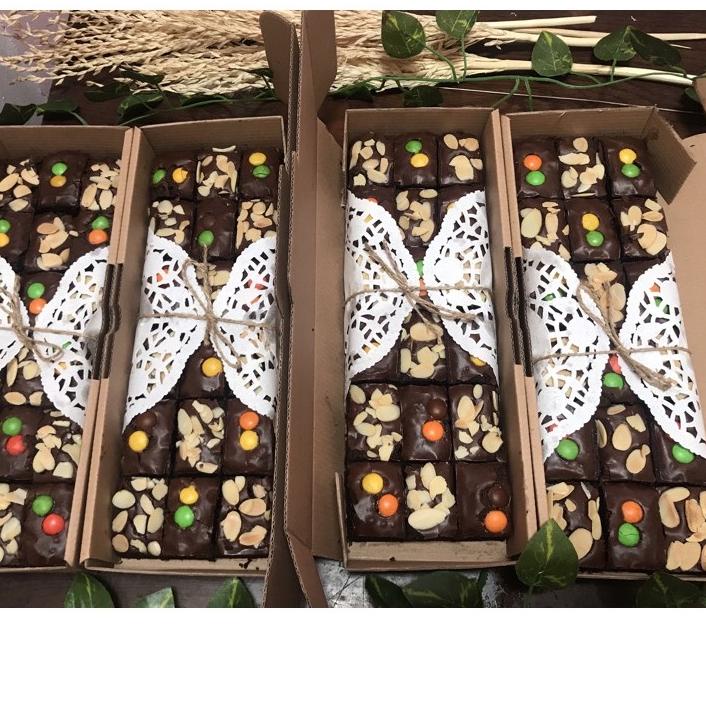 

► Brownies size L 30x10 sekat ◙