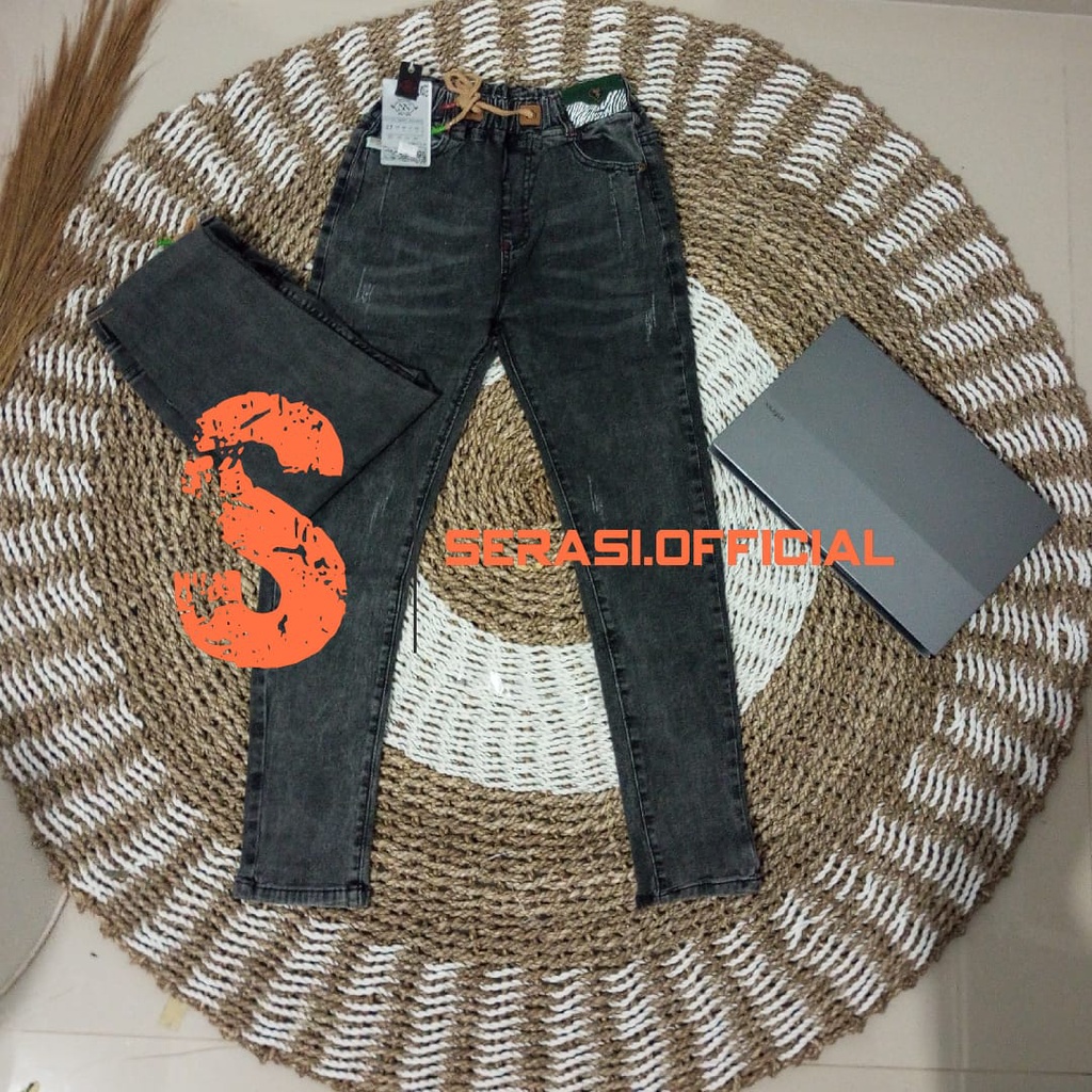 CELANA JEANS PINGGANG KARET BY SXSW & ANNORA
