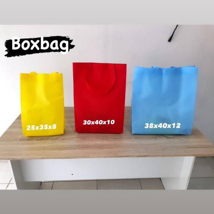 

TAS HAMPERS GOODIEBAG CUSTOM SABLON TAS SPUNBOND TAS PROMOSI TAS HAMPERS BINGKISAN EL09I09A82L