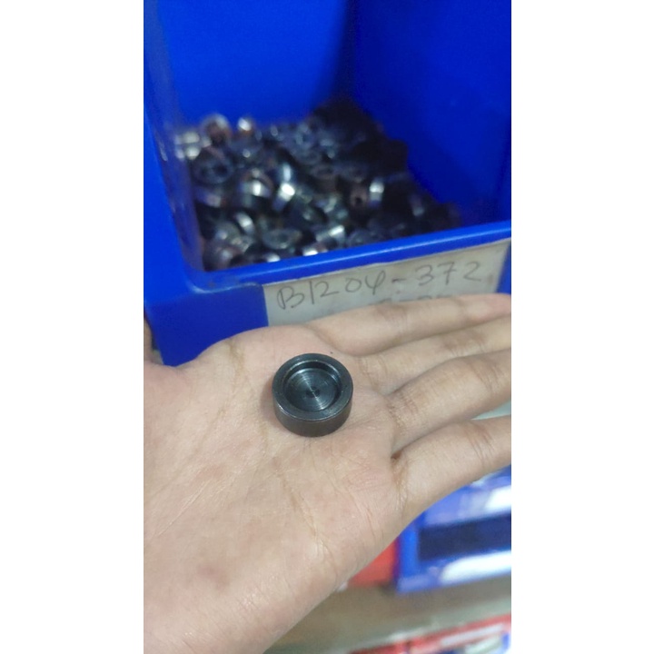 B1204-372 Pulley Insert /Dudukan Pelor Mesin Jahit Pasang Kancing Juki