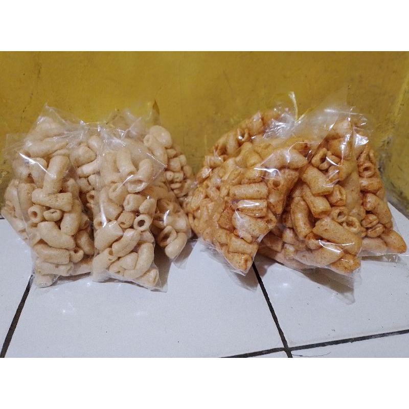 

MAKARONI/ MAKARONI ORI / MAKARONI PEDAS / CEMILAN/KERIPIK 50gr, 200gr, 300gr