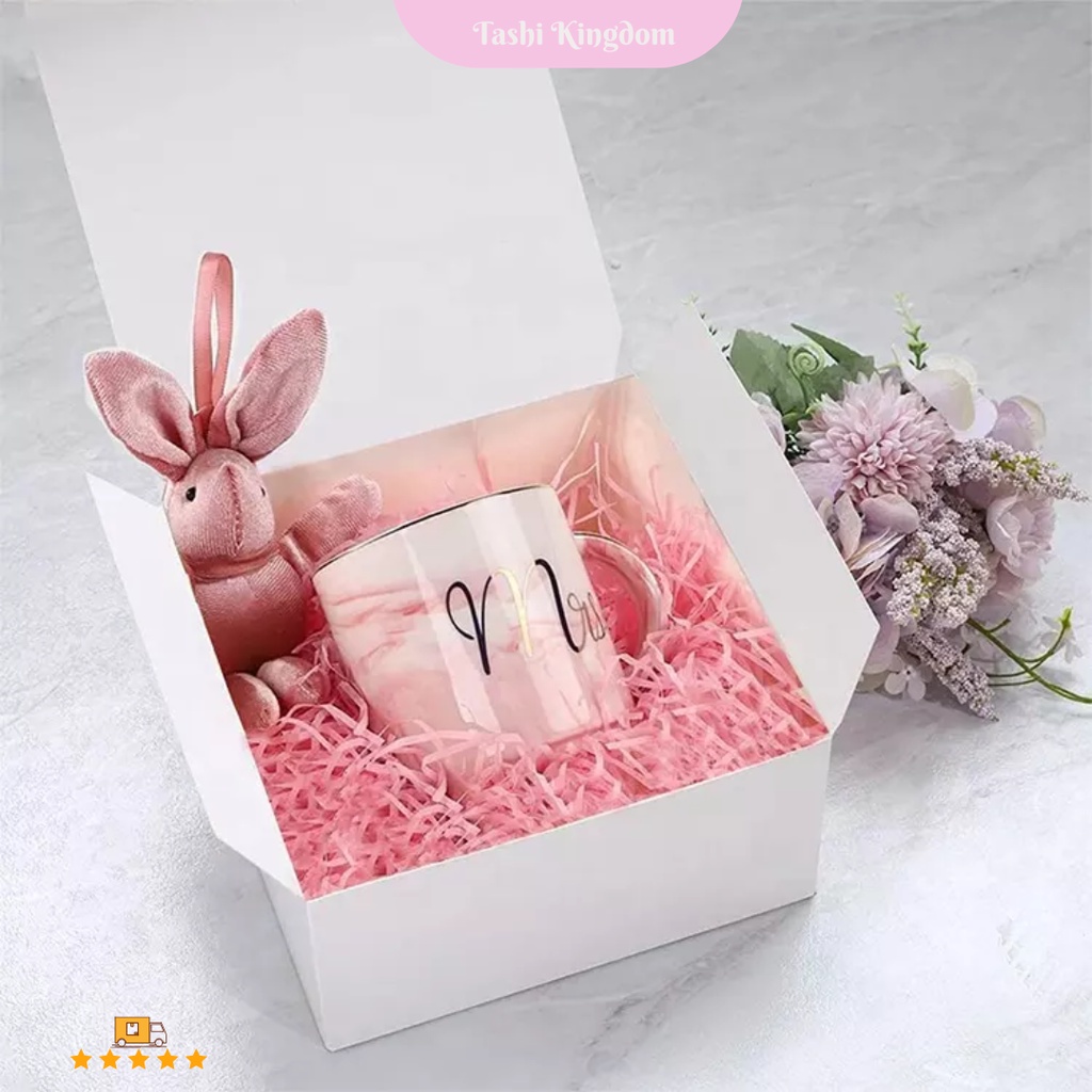 

Kotak Kado packaging , KOTAK KADO 20x20 cm / kotak putih polos , GIFT BOX POLOS , KOTAK KUE