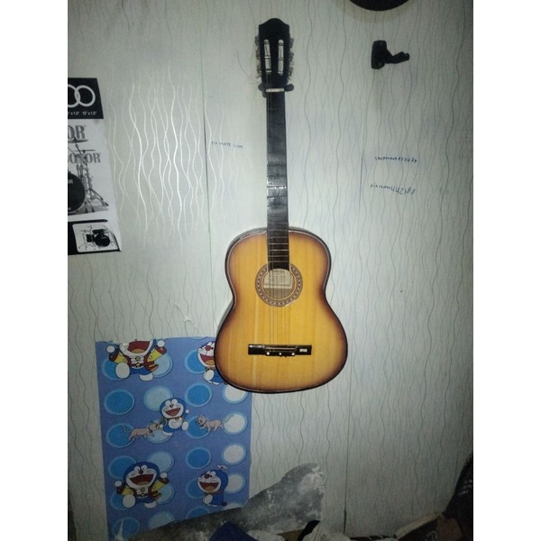 gitar Bass merek Yamaha