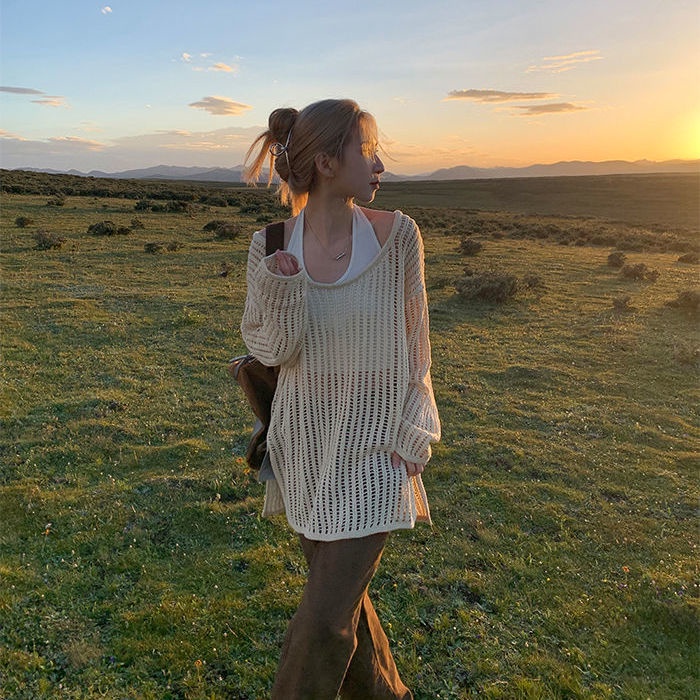 Red Gaya malas Jepang ceruk retro kasual high-end soft waxy hollow lengan panjang rajutan sweater + halter neck vest top