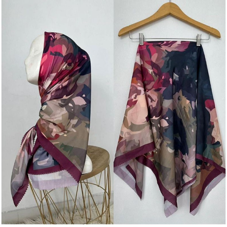 Jilbab segi empat voal corak