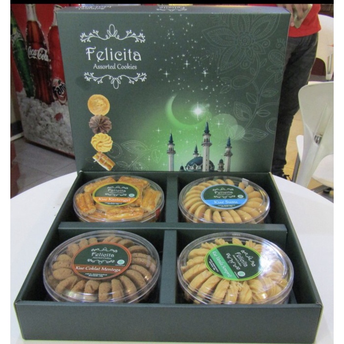 

Terlaris ✨ -Parcel Kue Lebaran Kering Felicita4 Topless ParcelHampres- 2.2.23