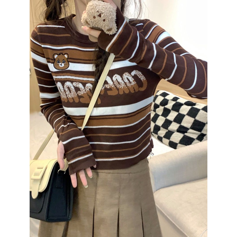 Red Kumikumi design sense bear bordir penurun usia sweater wanita musim gugur tipis pendek leher bulat lengan panjang top