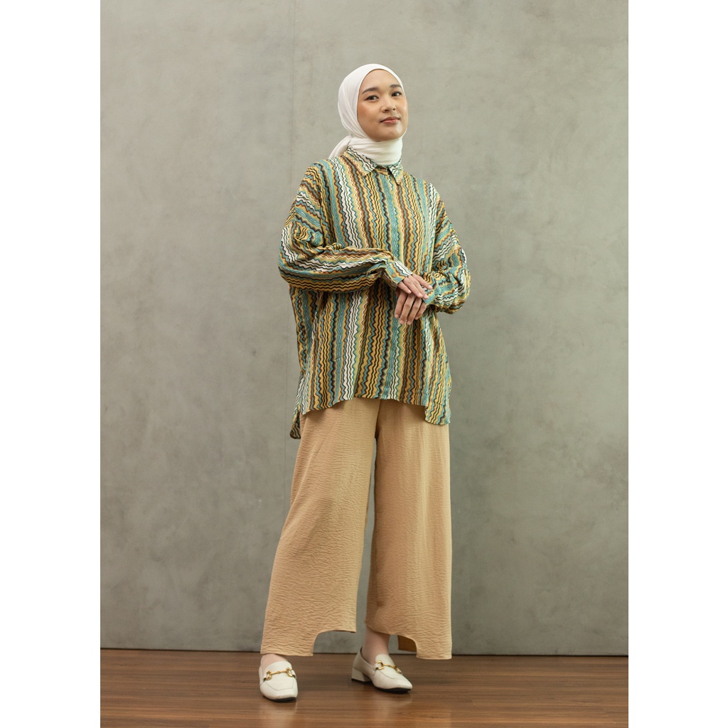 Ixora Zeta Oversized Shirt - Kemeja Wanita Oversized Lengan Panjang